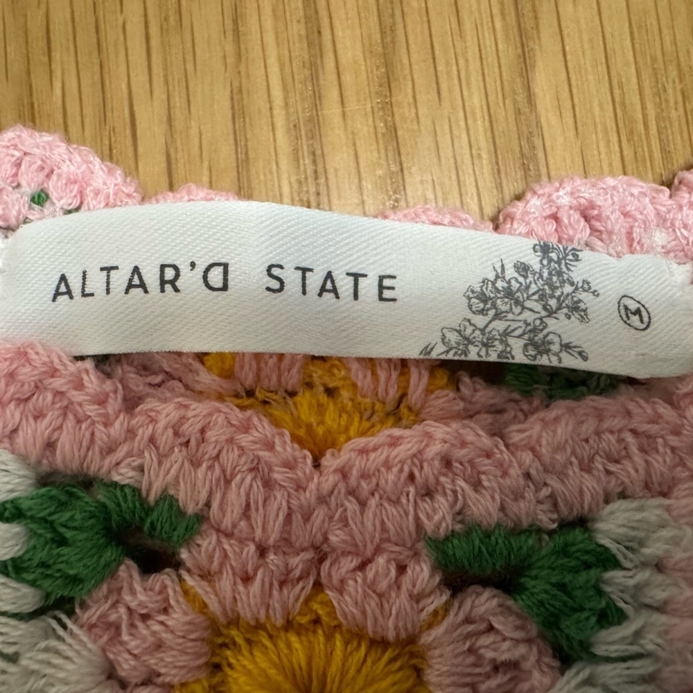 Altar’d State Crochet Daisy Crop Top Size M multicolor  flowers granny square - Picture 7 of 7